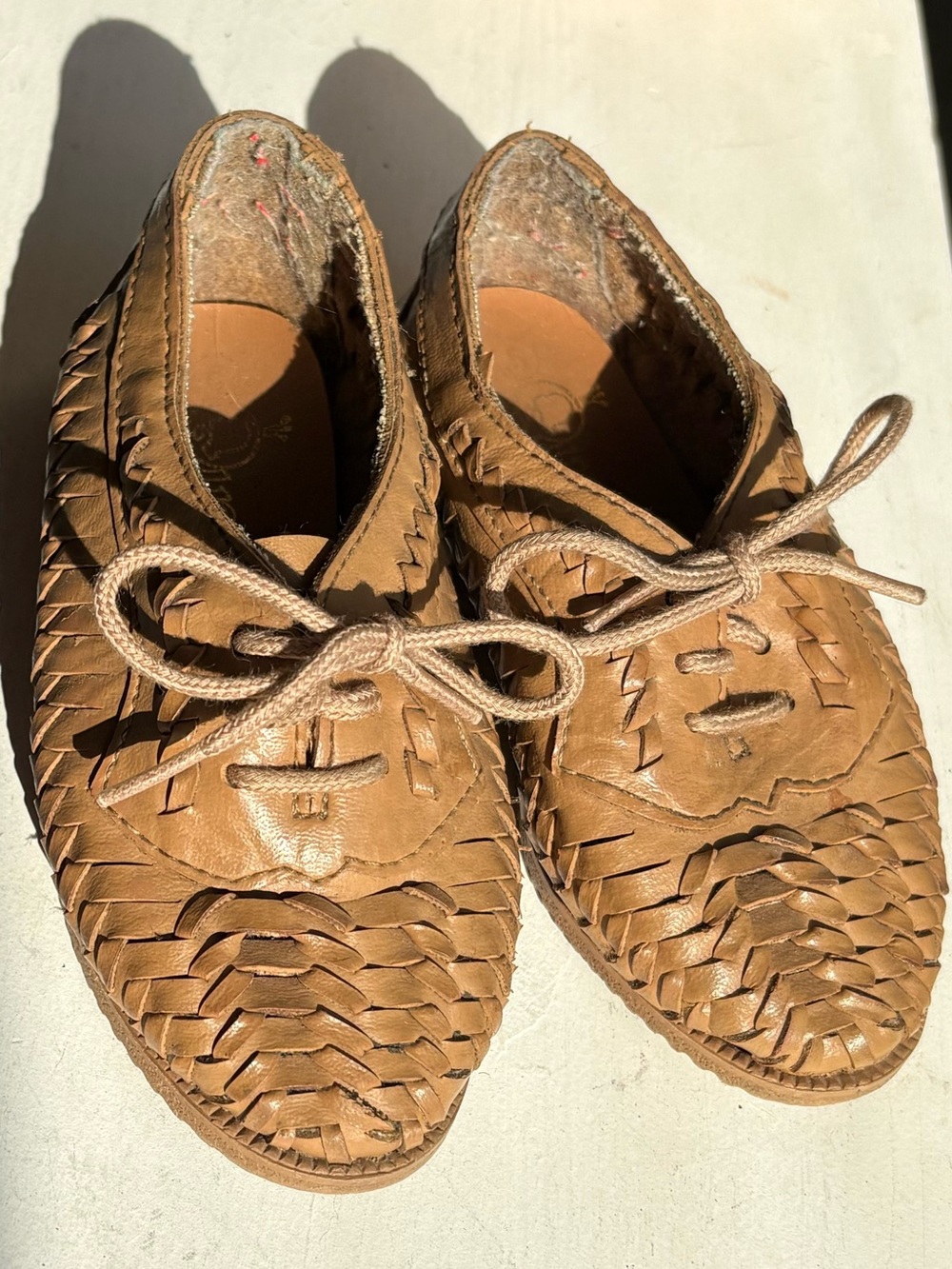 Vintage Queen's Kids Size 6 Woven Leather Huarache Oxford Lace Up Flats Shoes